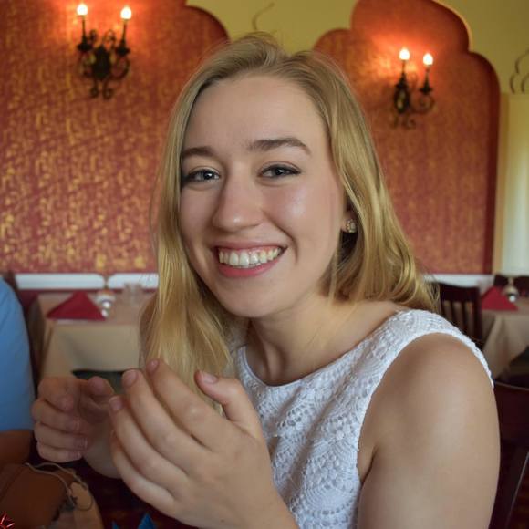 Meet your Posher, Lauren - Picture 1 of 1